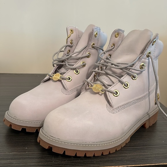 ♡BRAND NEW IN BOX Timberland™ Light Grey Genuine Nubuck Leather Boots♡ Size 5.5♡ - Picture 8 of 13